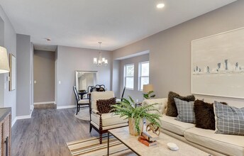 4276 Binney St in Omaha, NE - Building Photo - Building Photo