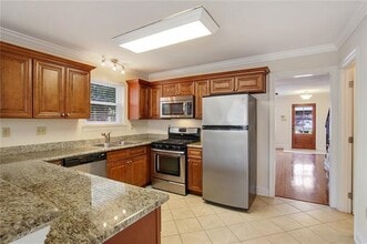 348 W Robert E Lee Blvd in New Orleans, LA - Building Photo - Building Photo