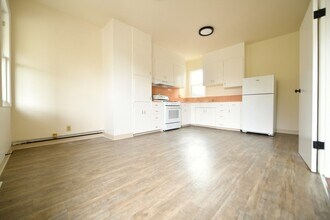 3857-3859 Howe St in Oakland, CA - Building Photo - Building Photo