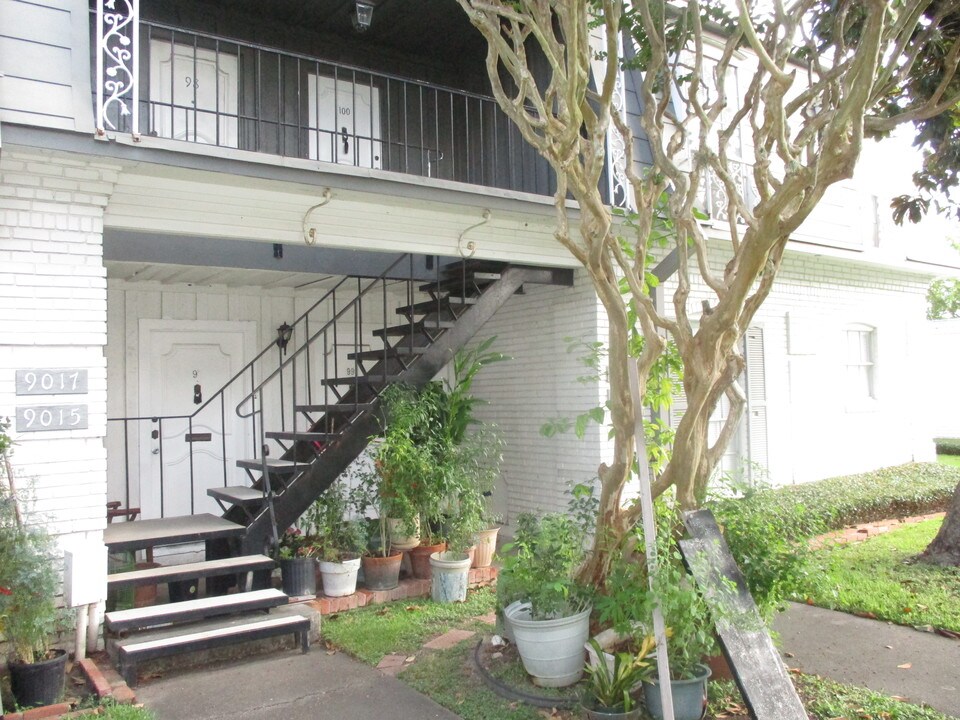 9021 Rue Cambon St in Houston, TX - Building Photo