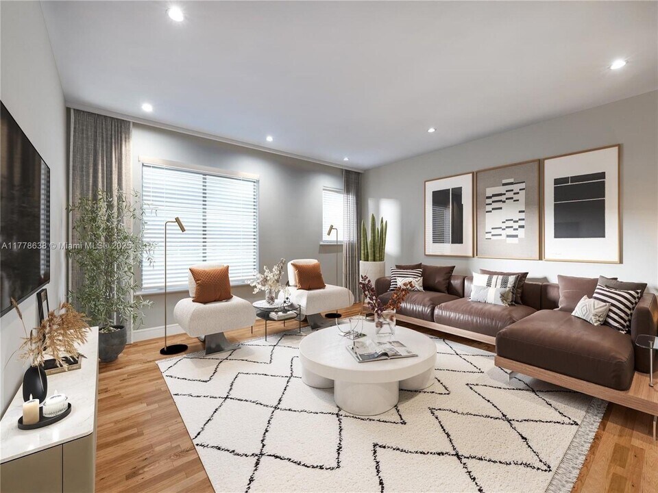 1018 Meridian Ave in Miami Beach, FL - Building Photo