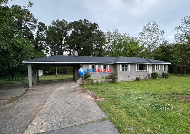 property at 2210 Rockbridge Rd SW