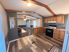 711 N 19th St in Hamilton, IL - Foto de edificio - Building Photo