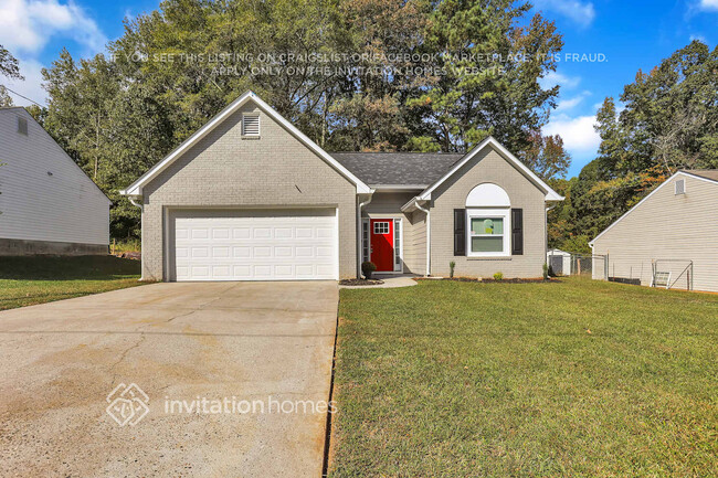 8605 Garvey Dr in Fairburn, GA - Foto de edificio - Building Photo