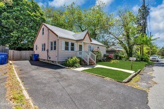 79 Main Bayway in Toms River, NJ - Building Photo - Building Photo