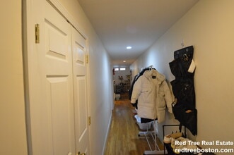 56 Egmont St in Brookline, MA - Foto de edificio - Building Photo