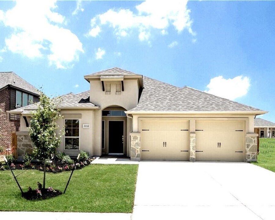 6104 Lake Teravista Way in Georgetown, TX - Building Photo