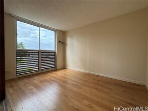 1676 Ala Moana Blvd in Honolulu, HI - Building Photo - Building Photo