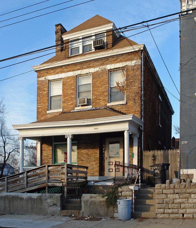 2319 Kenton St in Cincinnati, OH - Building Photo - Building Photo