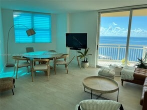 2475 Brickell Ave in Miami, FL - Building Photo - Building Photo