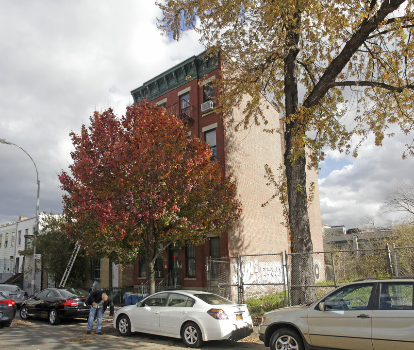 193 Skillman St in Brooklyn, NY - Building Photo