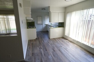 1096 E Fremont Ave in Fresno, CA - Building Photo - Building Photo