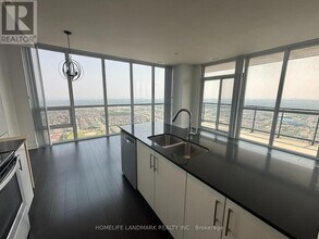 3975-3975 Grand Park Dr in Mississauga, ON - Building Photo - Building Photo