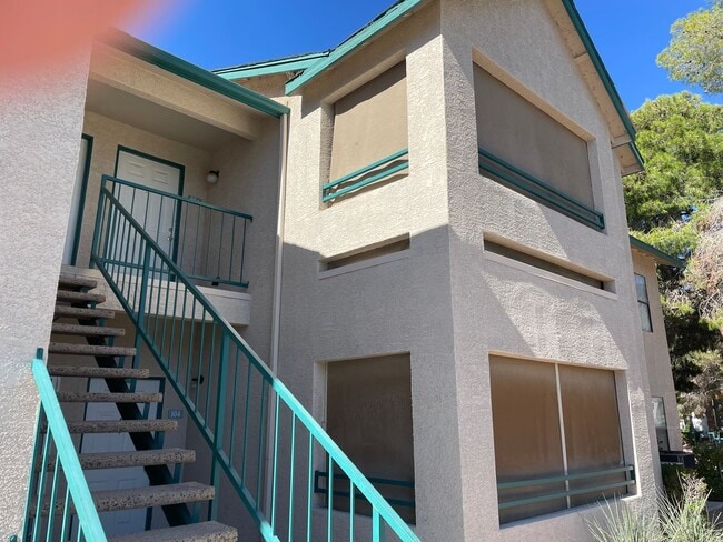 5141 S Lindell Rd in Las Vegas, NV - Building Photo - Building Photo