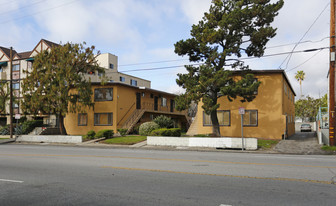 7605 N Hollywood Way Apartments