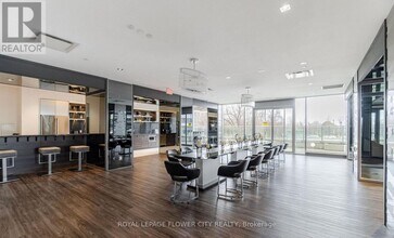 33 Shore Breeze Dr in Toronto, ON - Building Photo - Building Photo