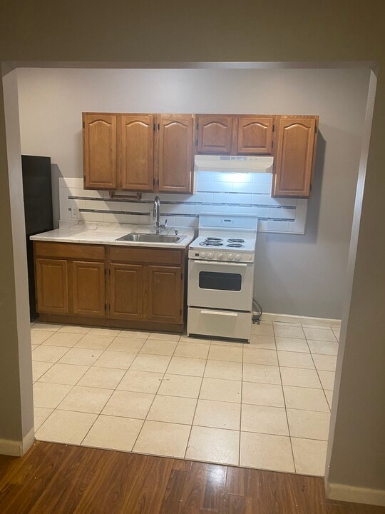 564 King St, Unit Rear back in Pottstown, PA - Building Photo