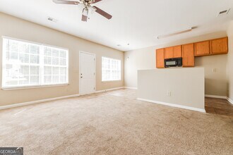 2830 Windsor Forrest Ct in College Park, GA - Building Photo - Building Photo
