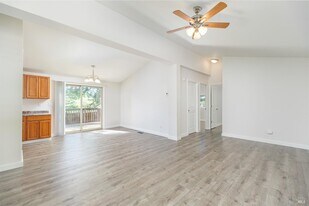 3995 Roblar Rd in Petaluma, CA - Building Photo