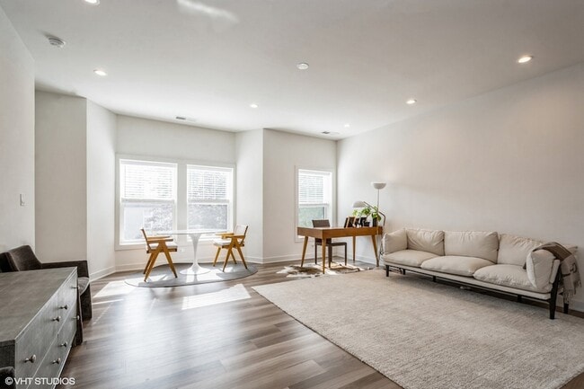 5526 N Magnolia Ave, Unit 33 in Chicago, IL - Foto de edificio - Building Photo
