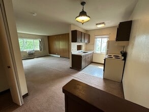 Spring Harbor Apartments in Madison, WI - Building Photo - Building Photo