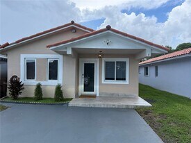 6598 W 22nd Ct in Hialeah, FL - Building Photo
