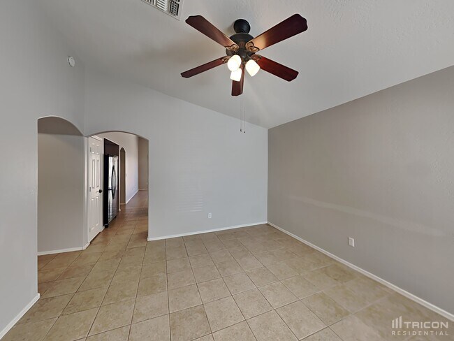 31361 N Blackfoot Dr in Queen Creek, AZ - Building Photo - Building Photo