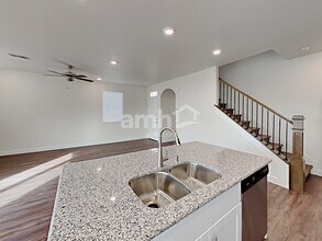 1905 Viaggio Ave in North Las Vegas, NV - Foto de edificio - Building Photo