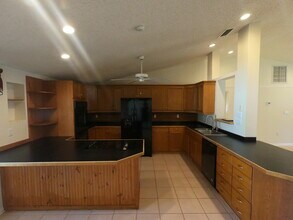 4063 Prescott St in Sarasota, FL - Building Photo - Building Photo