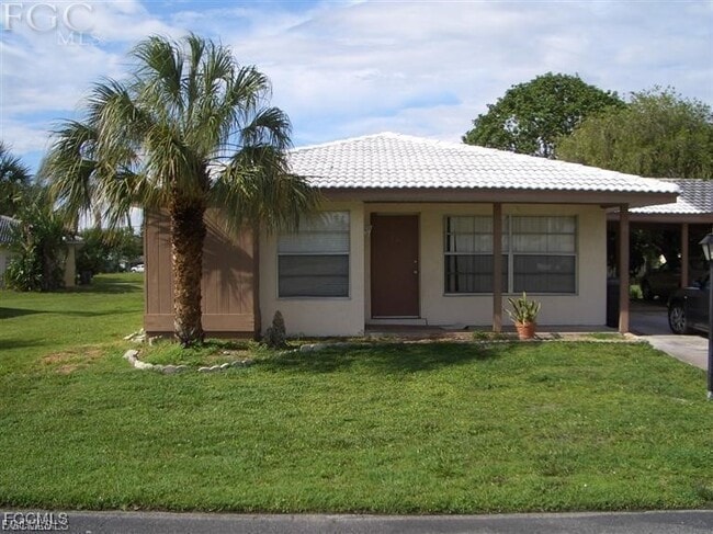 property at 12 Parkwood Villas Ct