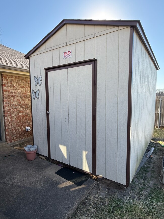 115 Larchbrook Dr in Desoto, TX - Building Photo - Building Photo