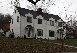 546-568 Lowe St in Buchanan, VA - Building Photo