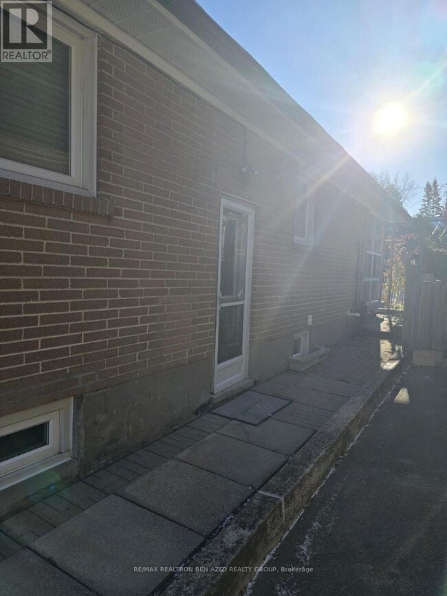 53 Caines Ave in Toronto, ON - Building Photo - Building Photo