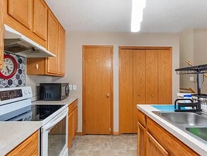 7087 139th Ave NW in Ramsey, MN - Foto de edificio - Building Photo