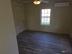 602 E Whitson St in Moody, TX - Building Photo - Building Photo