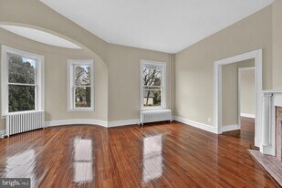 2203 Edmondson Ave in Catonsville, MD - Building Photo