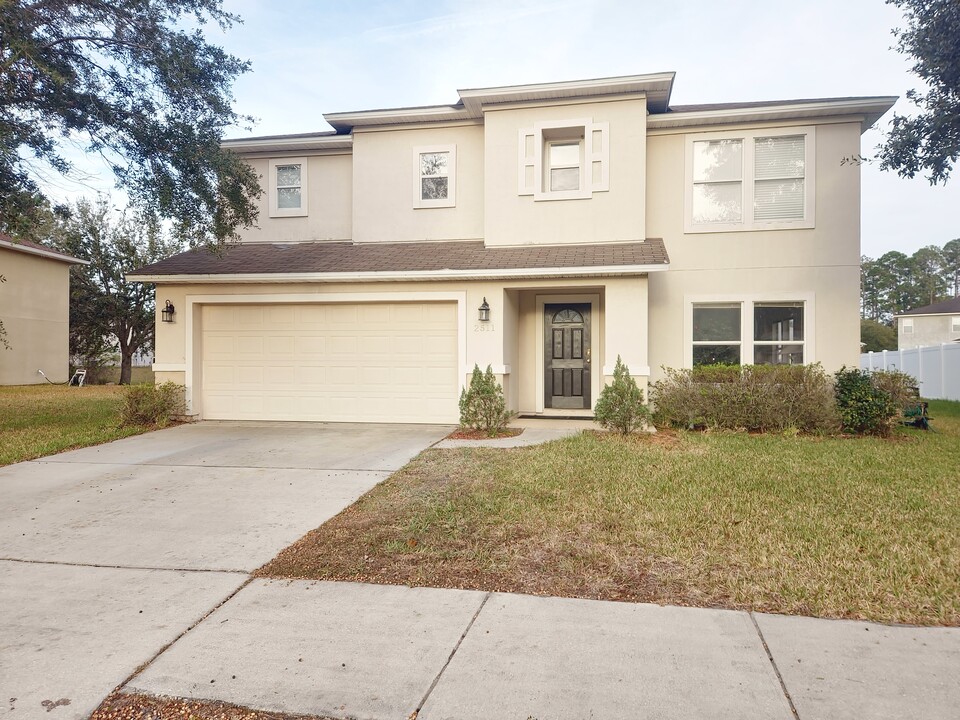 2511 Britney Lakes Ln in Jacksonville, FL - Building Photo