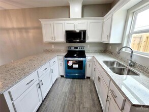 1723 Davenport St, Unit 1 in Weslaco, TX - Building Photo - Building Photo