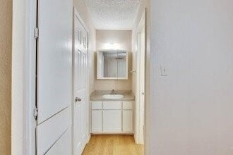 400 W 34th St in Austin, TX - Building Photo - Building Photo