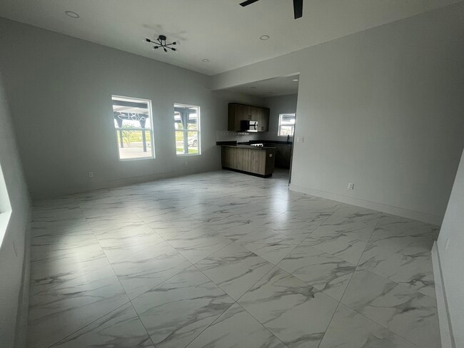 2900 W Pike Blvd, Unit Weslaco Dominions in Weslaco, TX - Building Photo - Building Photo