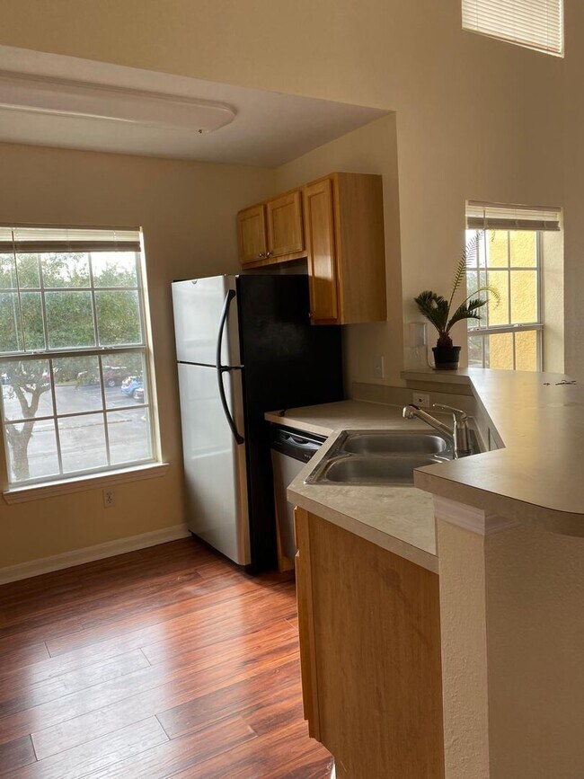 8965 Lee Vista Blvd in Orlando, FL - Building Photo - Building Photo