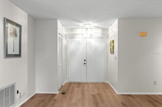 1218 Gillespie Dr N in Palm Harbor, FL - Building Photo - Building Photo