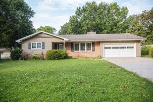 3069 S Greenbrier Ave in Springfield, MO - Building Photo