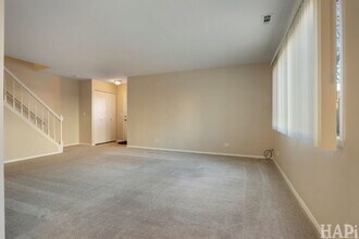 642 Whalom Ln in Schaumburg, IL - Building Photo - Building Photo