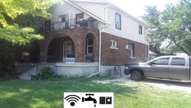 698 Charles St in Windsor, ON - Building Photo - Building Photo