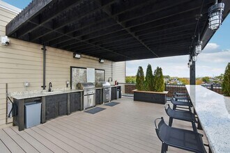 1609 N Rutherford Ave, Unit 106 in Chicago, IL - Building Photo - Building Photo