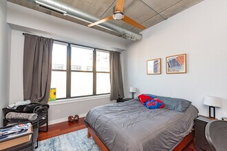 3245 N Ashland Ave, Unit 2A in Chicago, IL - Building Photo - Building Photo