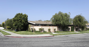 Palm Garden Apartments in Anaheim, CA - Building Photo