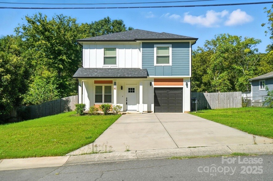 3404 Reid Ave, Unit 418 in Charlotte, NC - Building Photo