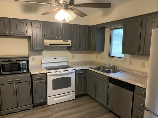 64 Debra Ln, Unit 64 Debra #1 in Asheville, NC - Building Photo - Building Photo